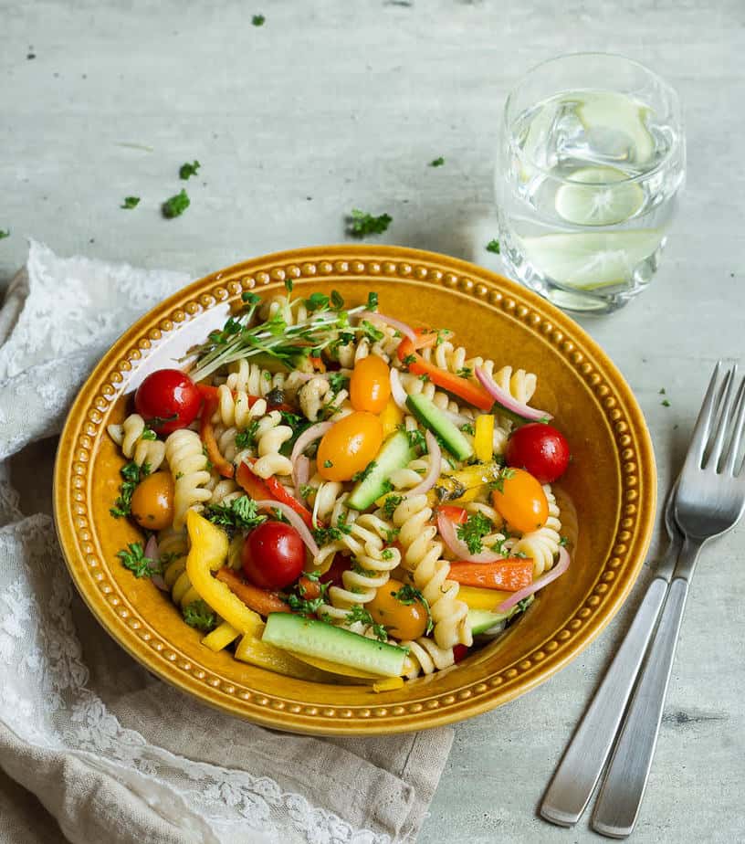 Summer Pasta Salad w/ Balsamic Vinaigrette | Easy vegan pasta salad recipe
