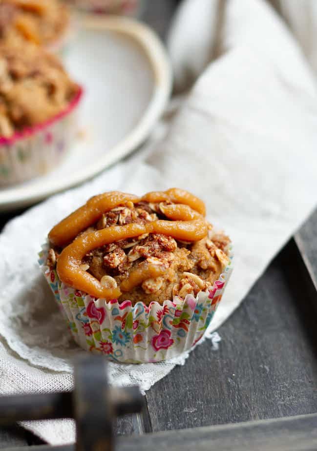 Peanut Butter Apple Muffins | Healthy vegan apple muffins with peanut butter
