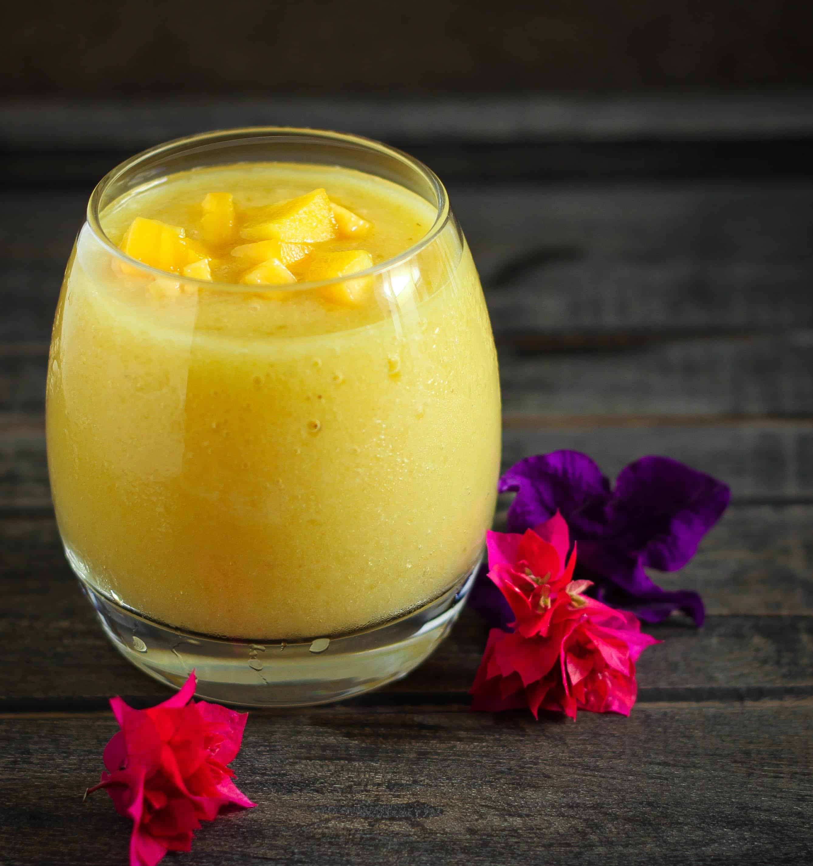 Pineapple Mango Smoothie healthy vegan breakfast refined sugarfree fruits dairyfree