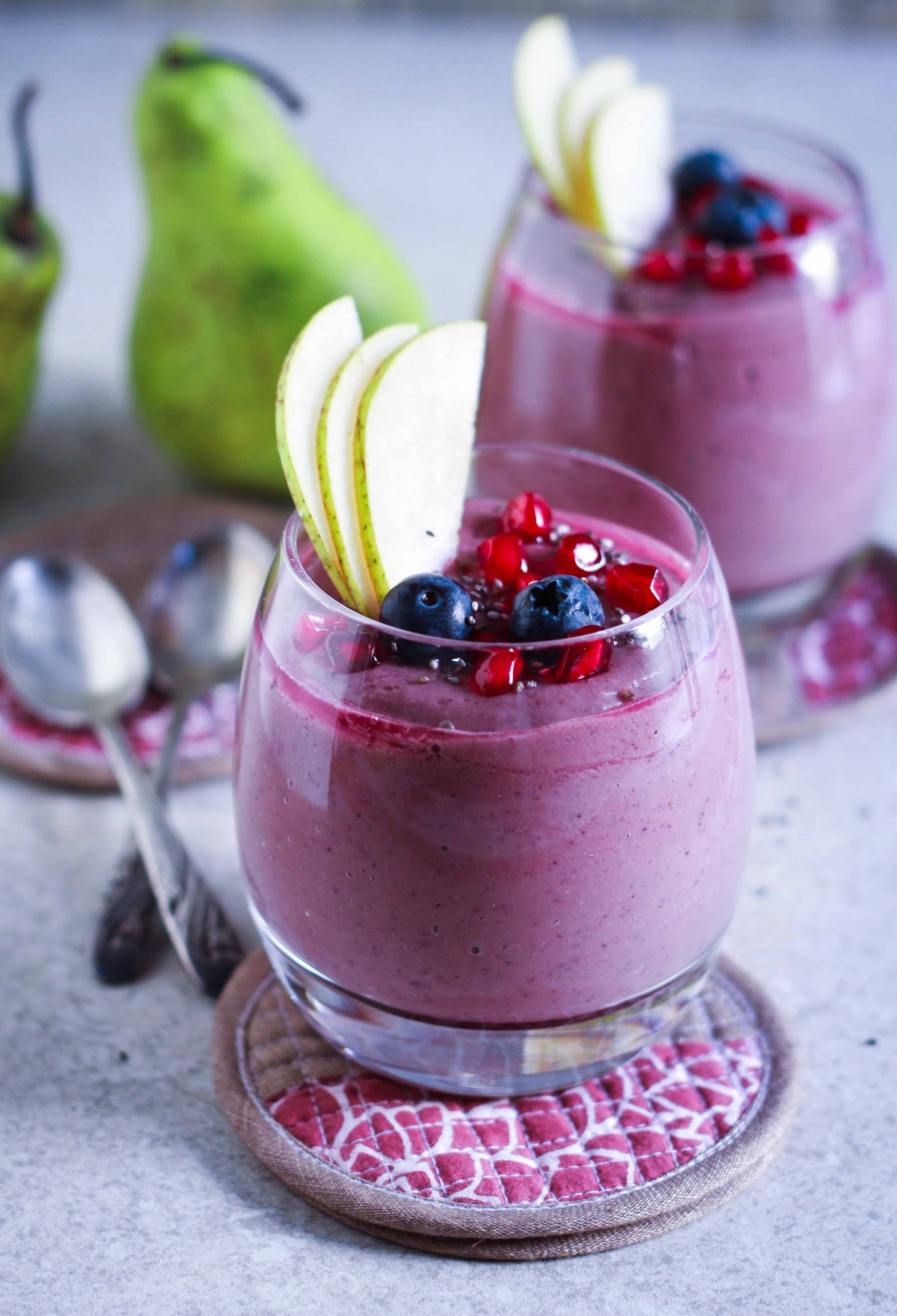 pear blueberry ginger smoothie vegan refined sugarfree healthy breakfast