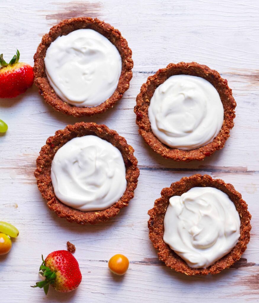 Breakfast Granola Tarts easy no bake healthy recipe vegetarian vegan friendly