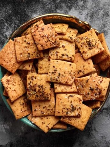 Sourdough crackers