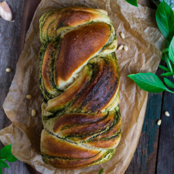 Braided Pesto Bread | Easy vegan no knead recipe