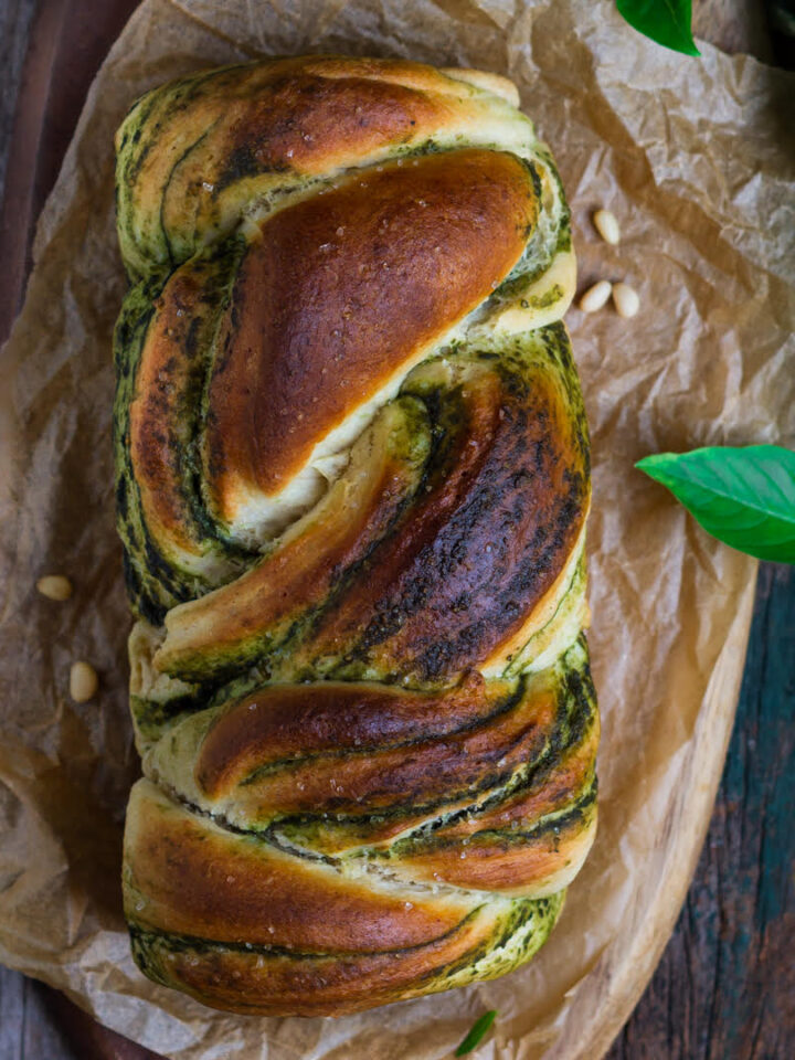 Braided Pesto Bread | Easy vegan no knead recipe