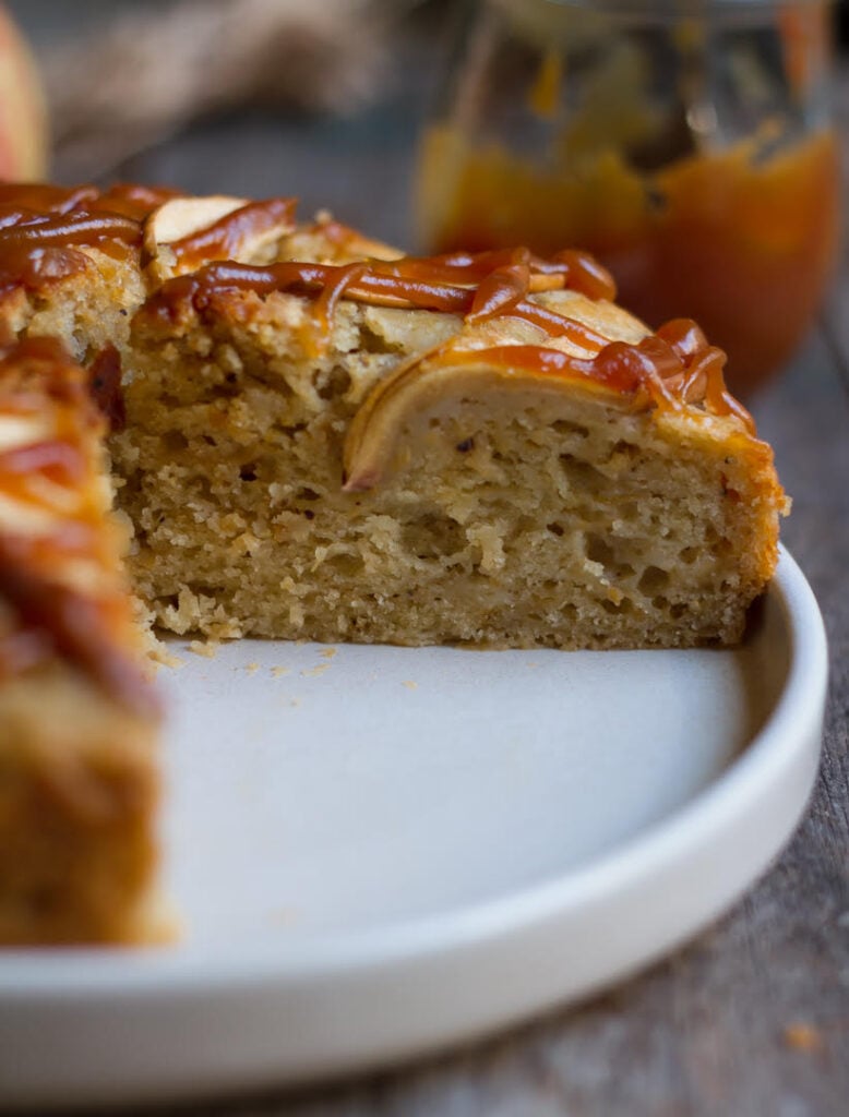 Chai-Spiced Apple Cake | Easy vegan apple cake recipe