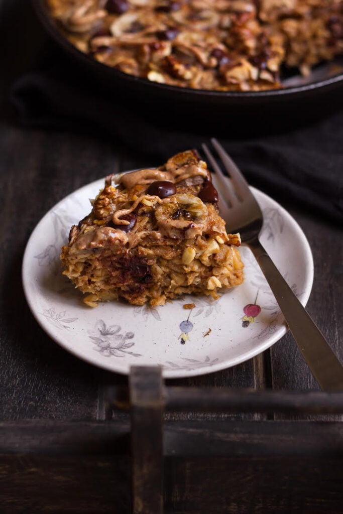 Banana Baked Oatmeal | Easy vegan baked oatmeal recipe