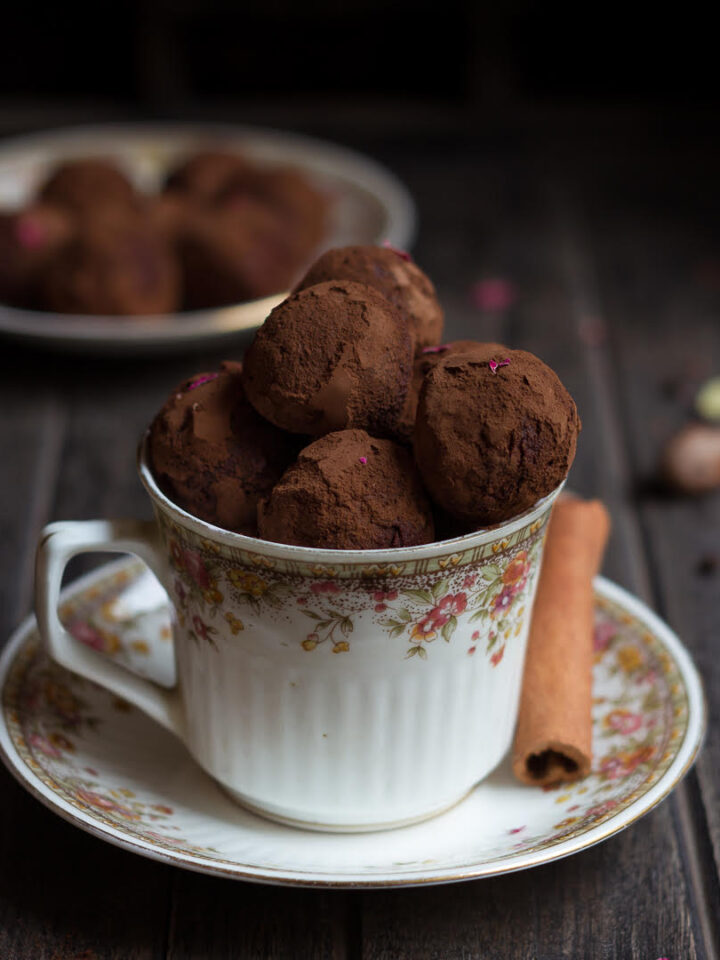 Chai Spiced Chocolate Truffles | Easy Chocolate Truffles Recipe