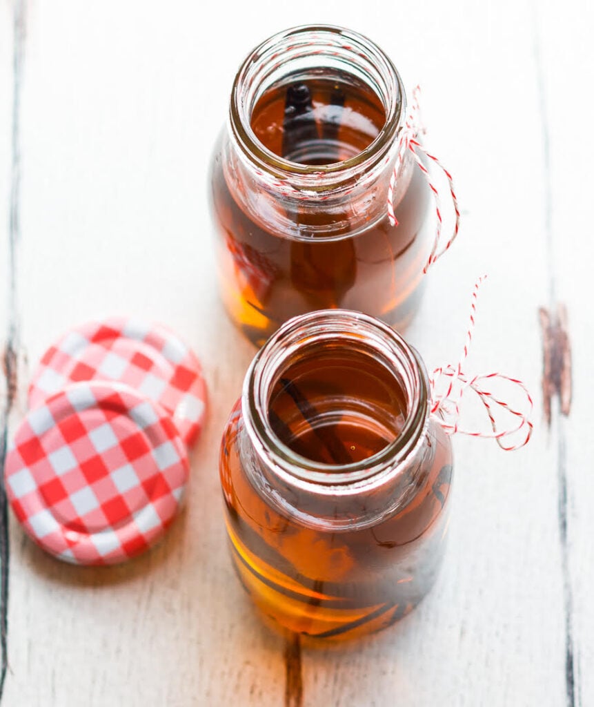 Homemade Vanilla Extract | How to make vanilla extract