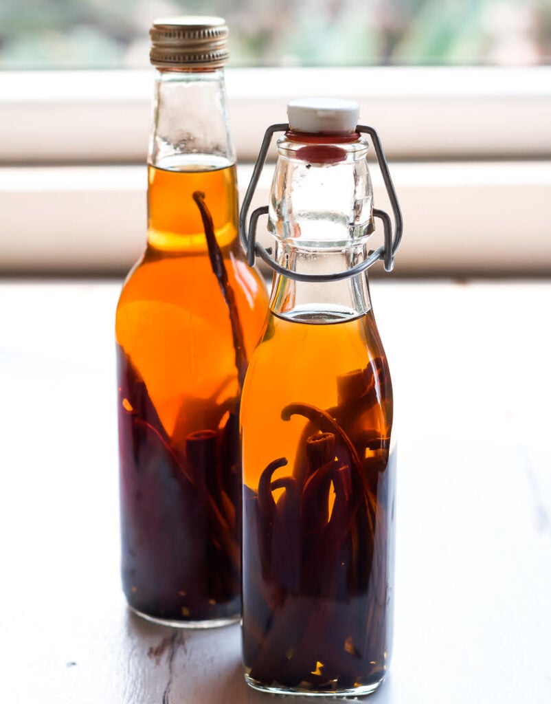 Homemade Vanilla Extract | How to make vanilla extract