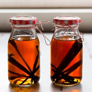 Homemade Vanilla Extract | How to make vanilla extract