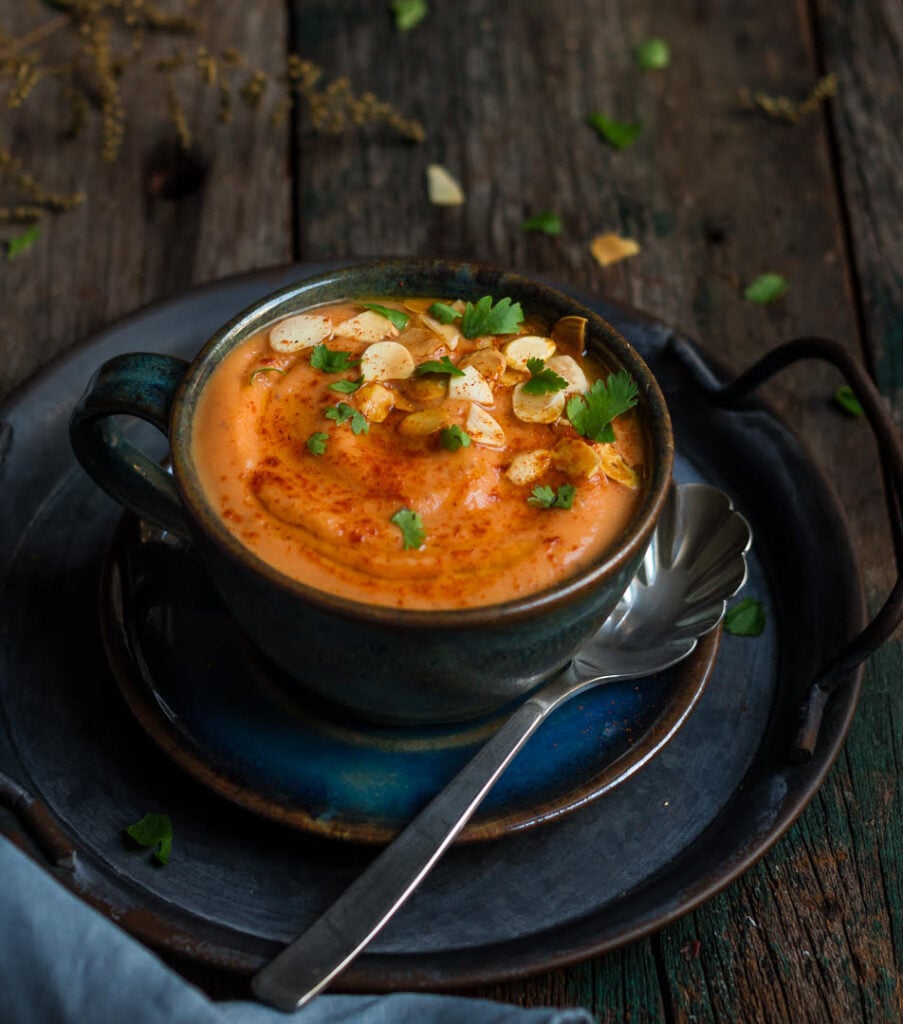 Roasted Carrot Lentil Soup | Healthy vegan carrot soup recipe