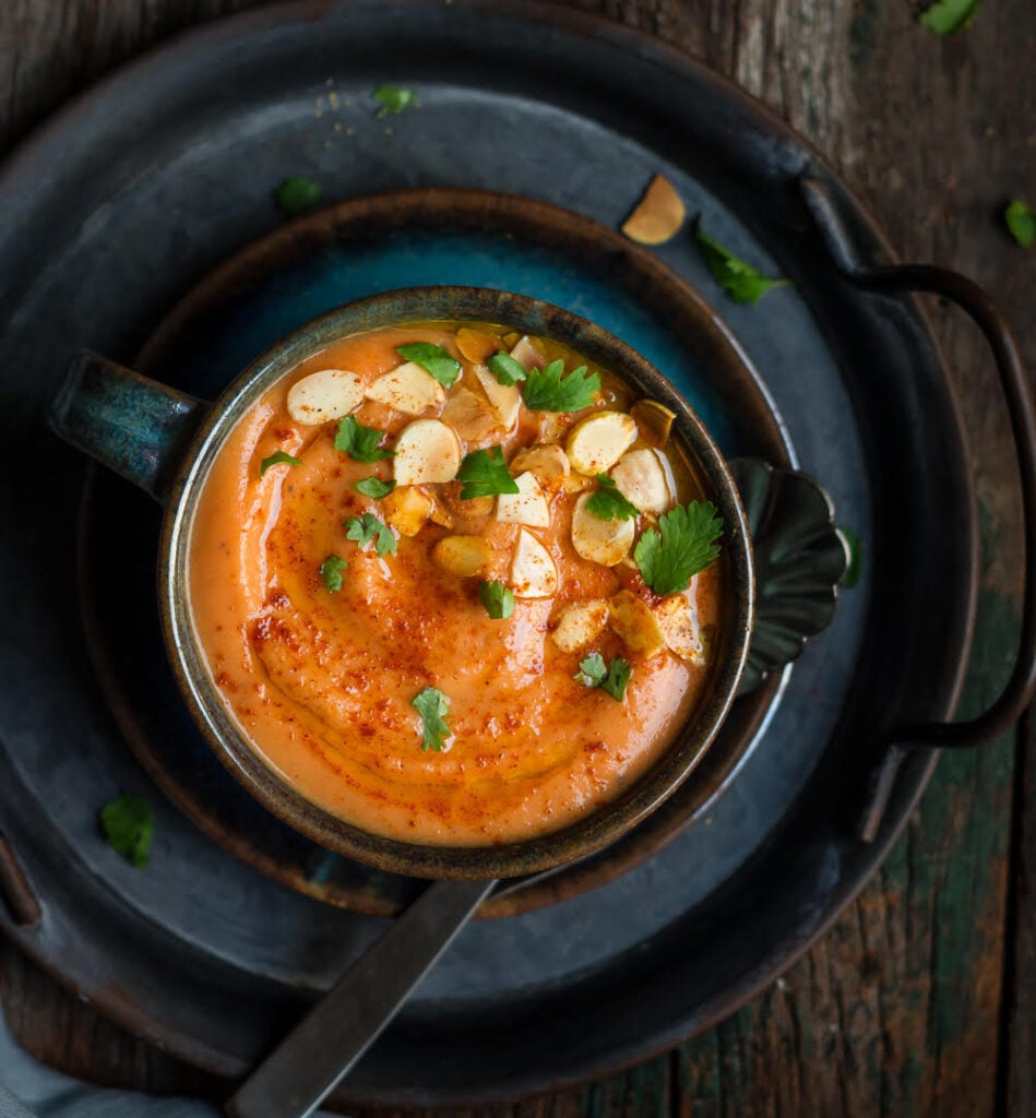 Roasted Carrot Lentil Soup | Healthy vegan carrot soup recipe