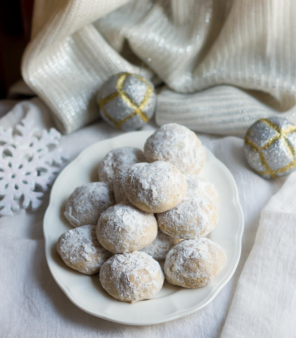 Mexican Wedding Cookies | Easy eggless Holiday cookie recipe