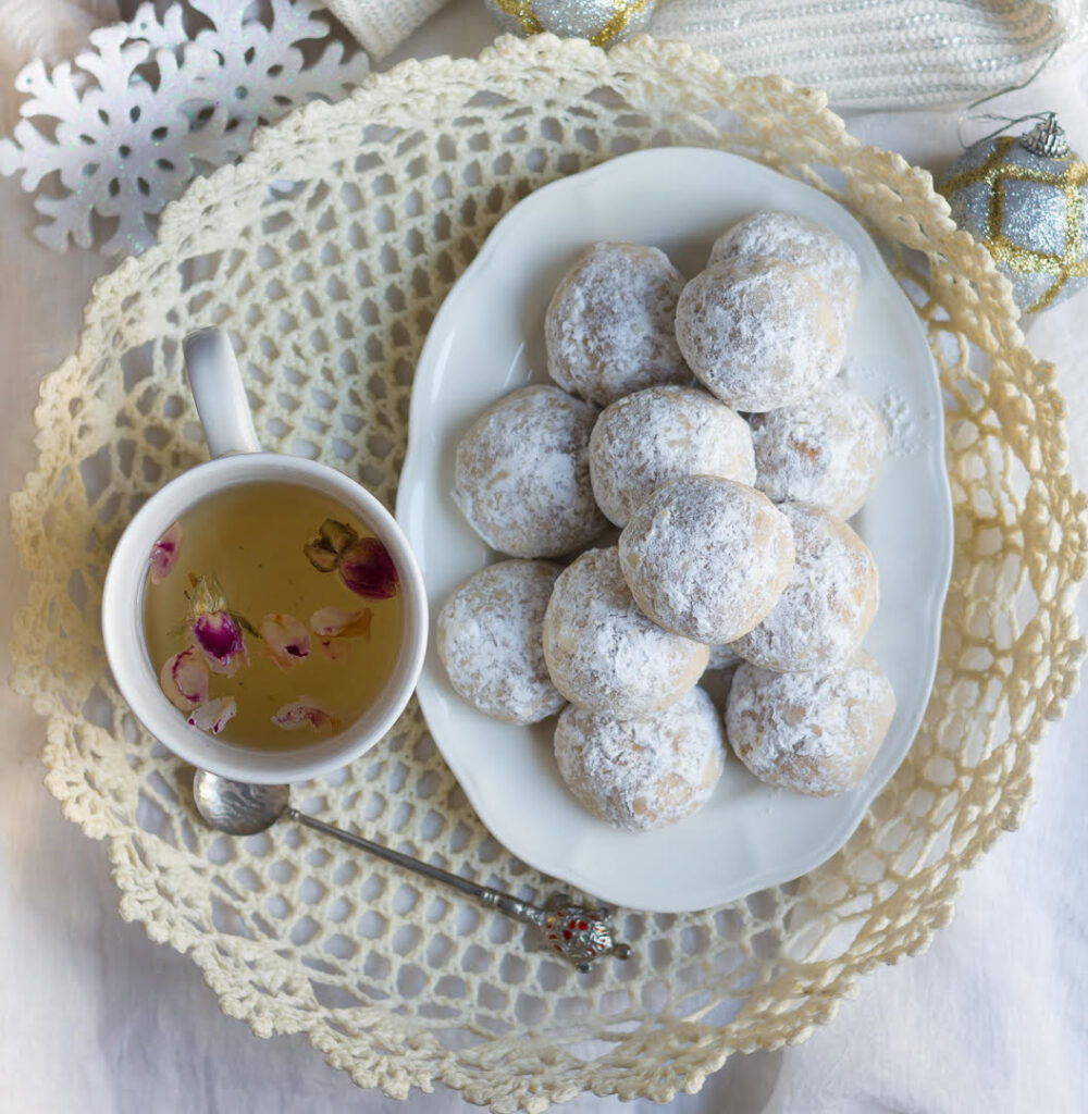 Mexican Wedding Cookies | Easy eggless Holiday cookie recipe