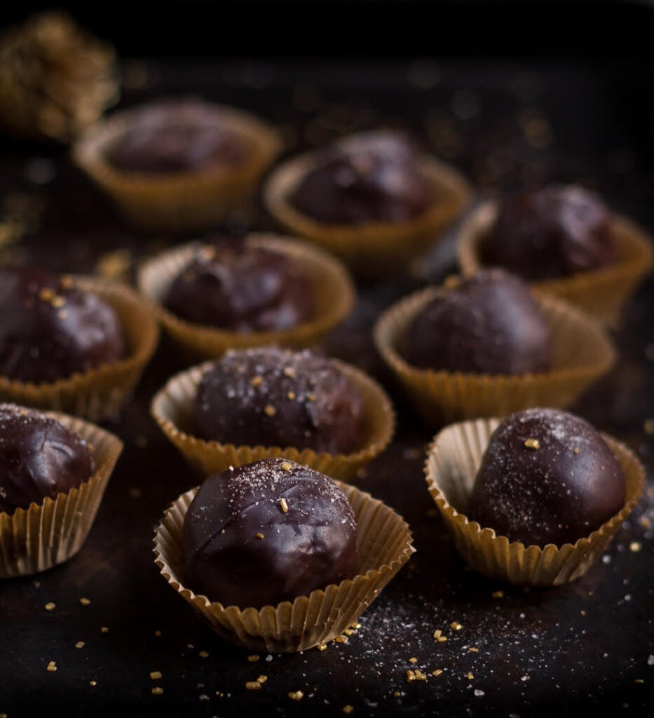 No-Bake Gingersnap Balls | Fun easy kid- friendly recipe