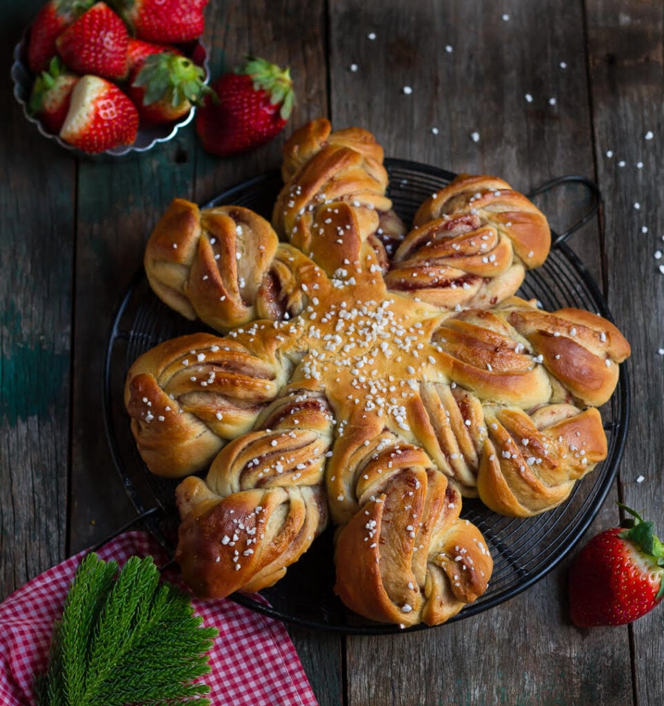 Strawberry Star Bread | Vegan Star Bread Recipe