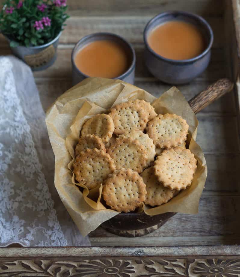 Easy Baked Mathri | Vegan healthy mathri recipe