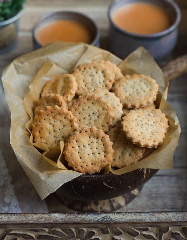 Easy Baked Mathri | Vegan healthy mathri recipe