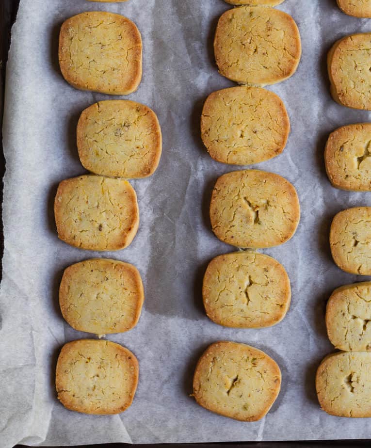 Eggless Thandai Cookies | Easy thandai shortbread cookies | Spiced shortbread cookies