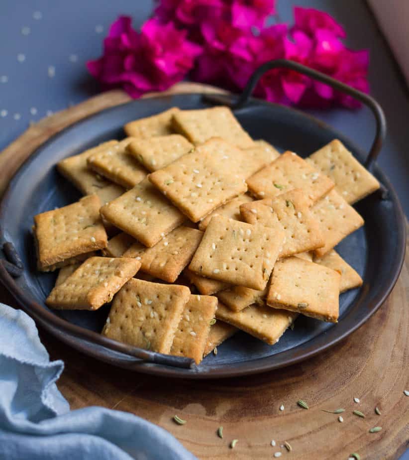 Sweet Mathri Recipe | easy baked meethi mathri with jaggery