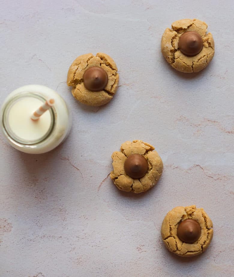 Peanut Butter Blossom Cookies | Easy eggless peanut butter cookies