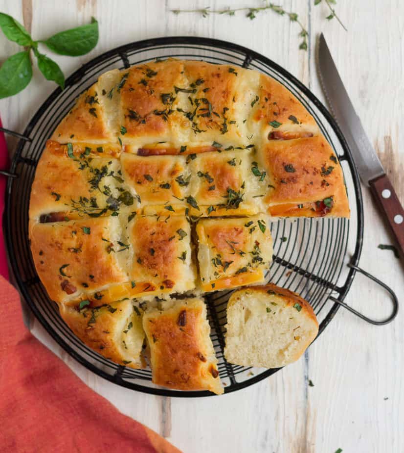 Cheesy Garlic Bread | easy Cheese Garlic Bread Recipe