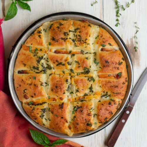 Cheesy Garlic Bread | easy Cheese Garlic Bread Recipe