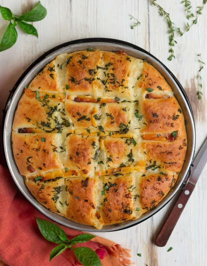 Cheesy Garlic Bread | easy Cheese Garlic Bread Recipe