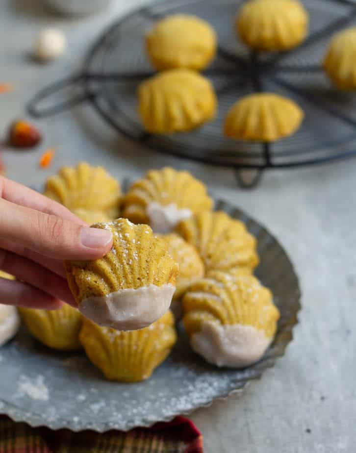 Pumpkin Oats Madeleines | Vegan easy pumpkin madeleines recipe