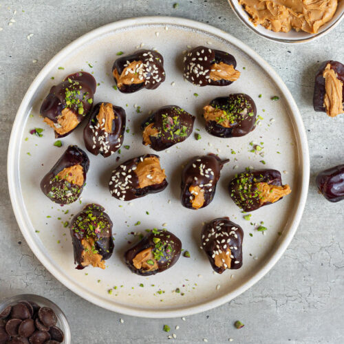 Peanut Butter Stuffed Dates | Chocolate covered peanut butter stuffed dates