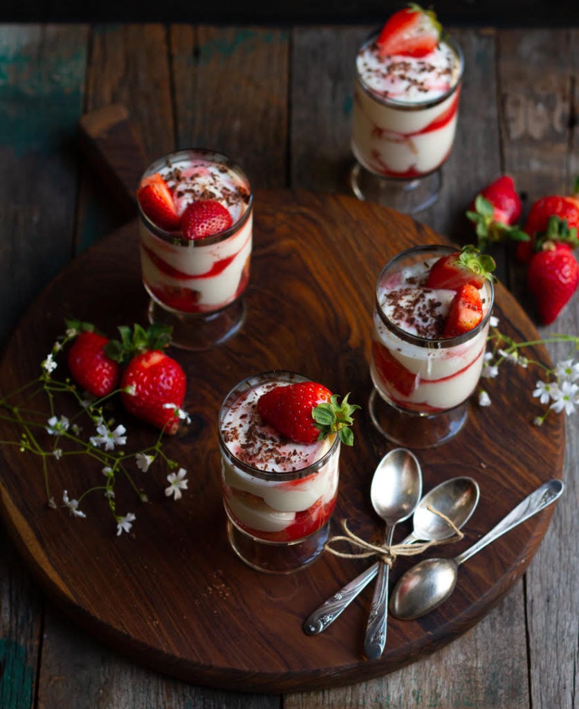 Strawberry Tiramisu | Eggless Alcohol-free Strawberry Tiramisu Recipe