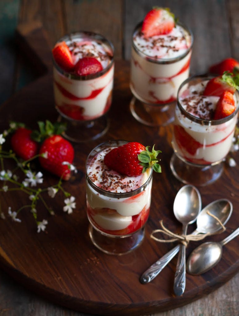 Strawberry Tiramisu | Eggless Alcohol-free Strawberry Tiramisu Recipe