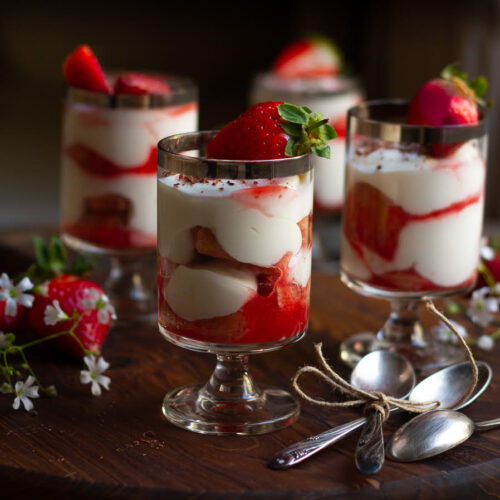 Strawberry Tiramisu | Eggless Alcohol-free Strawberry Tiramisu Recipe