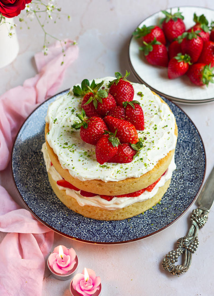 Victoria Sponge Cake | Strawberry Victoria Sponge Cake Recipe