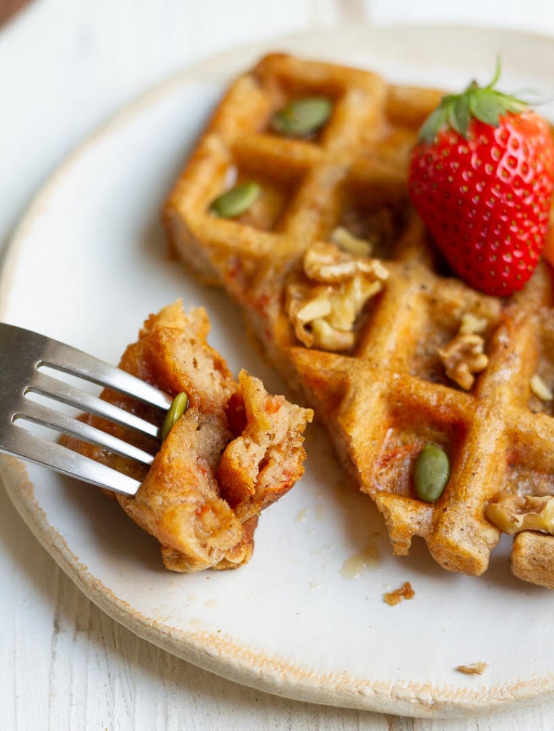 Carrot Cake Waffles | Easy vegan carrot waffles