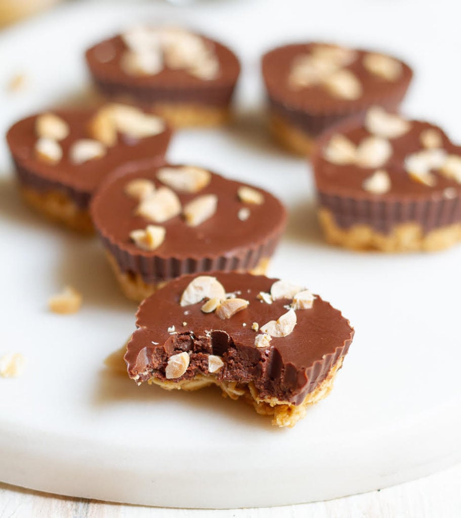 Peanut Butter Oats Bites | Peanut Butter Chocolate Oats Cups