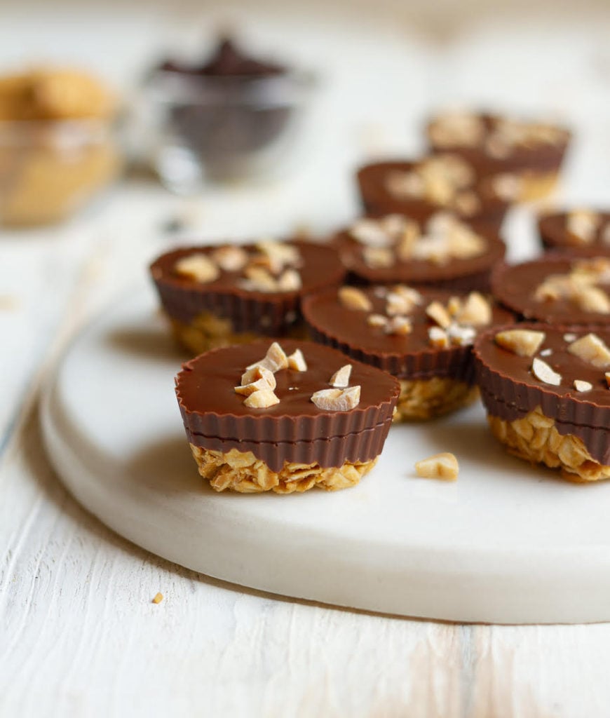 Peanut Butter Oats Bites | Peanut Butter Chocolate Oats Cups