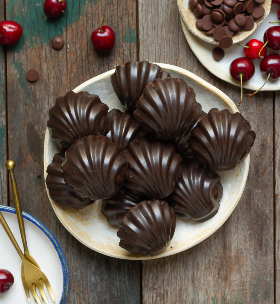 Chocolate Cherry Madeleines | Eggless Chocolate Madeleines with cherries