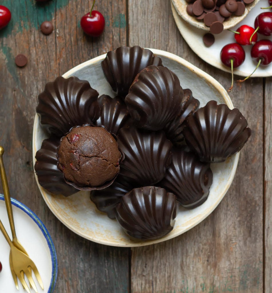 Chocolate Cherry Madeleines | Eggless Chocolate Madeleines with cherries