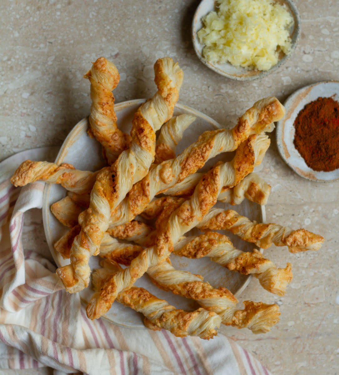 Easy & Quick Cheese Straws