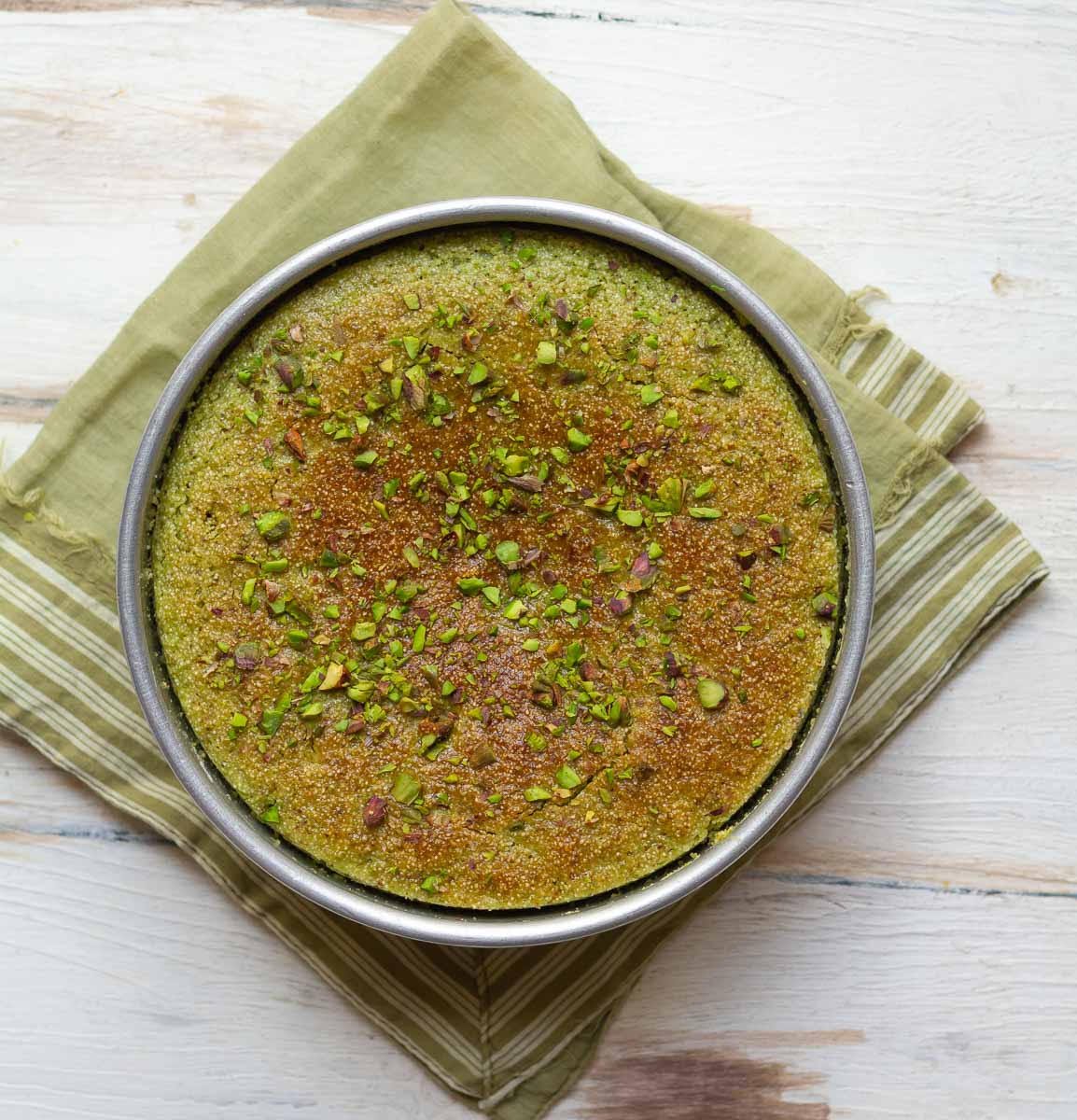 Baked pistachio cake