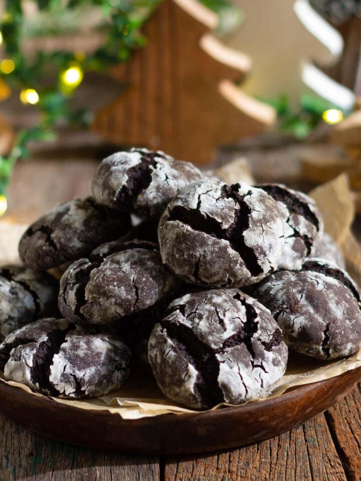 The Best Chocolate Crinkle Cookies