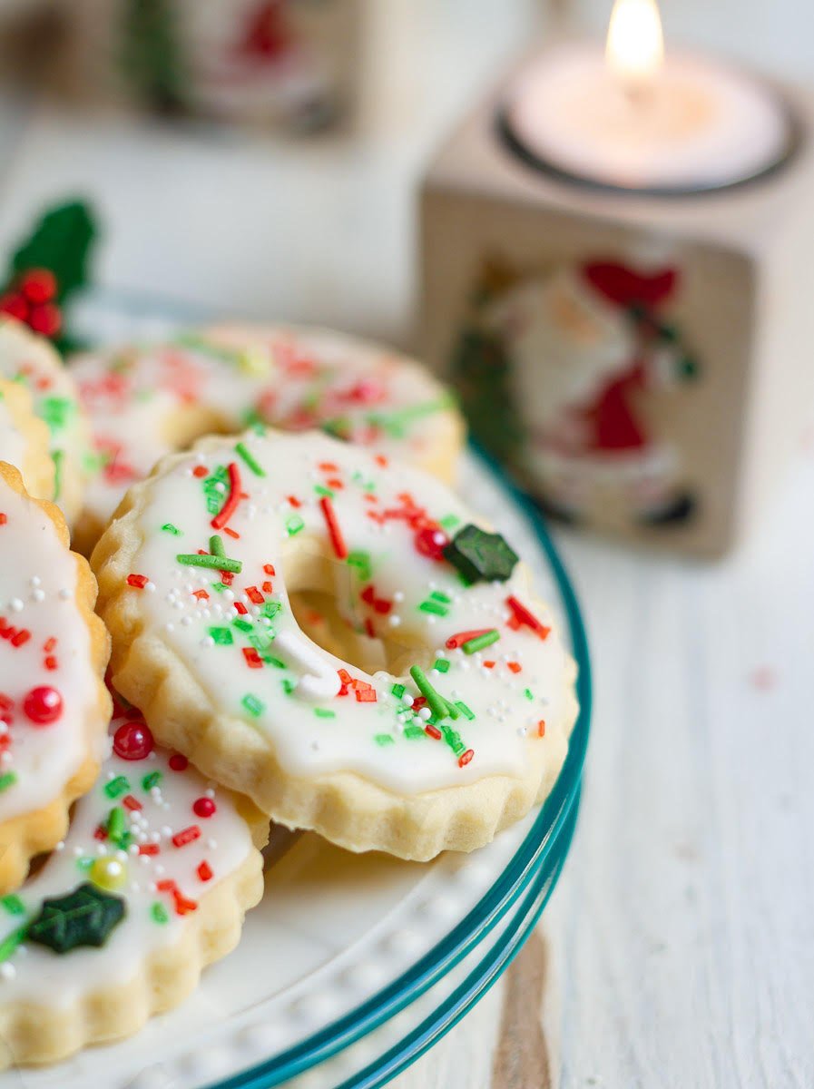 Easy Christmas Wreath Sugar Cookies