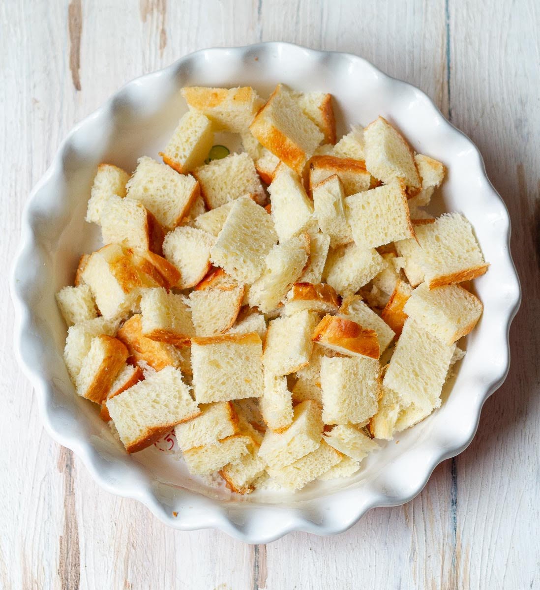 Cubed bread slices