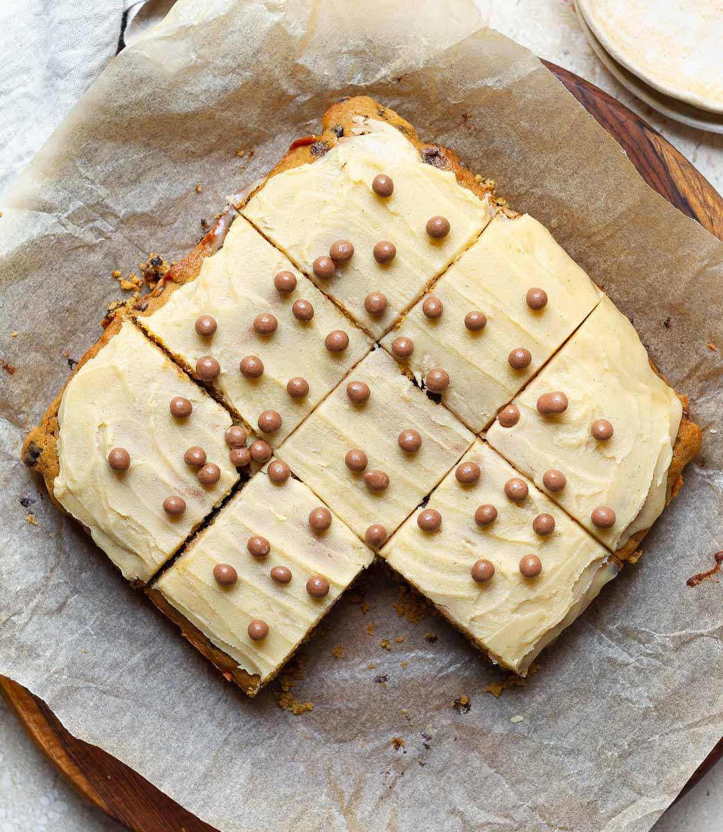 Banana Blondies with Brown Butter Icing 