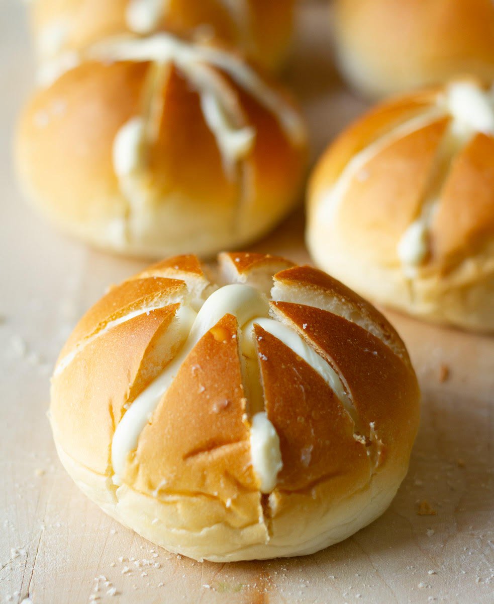 Cream cheese filled bread rolls