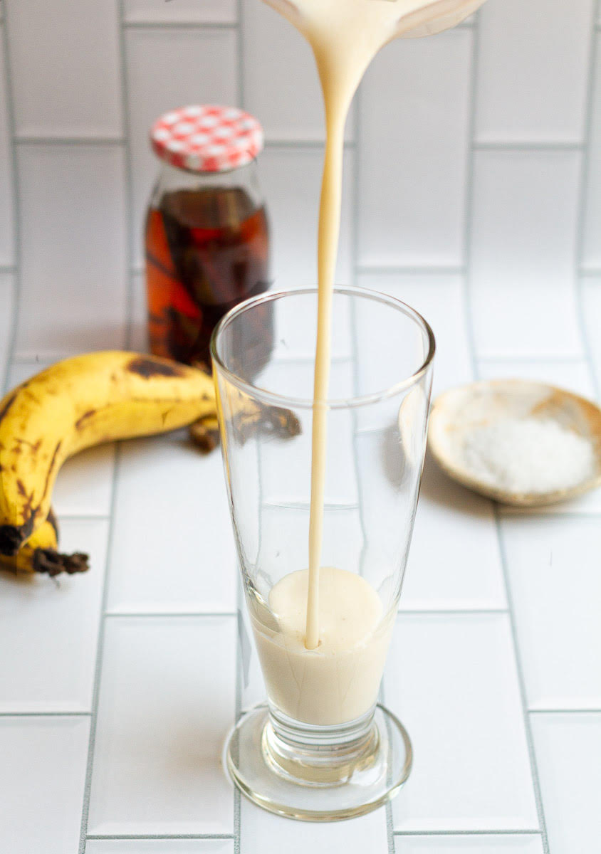 Pour the banana milk in a glass