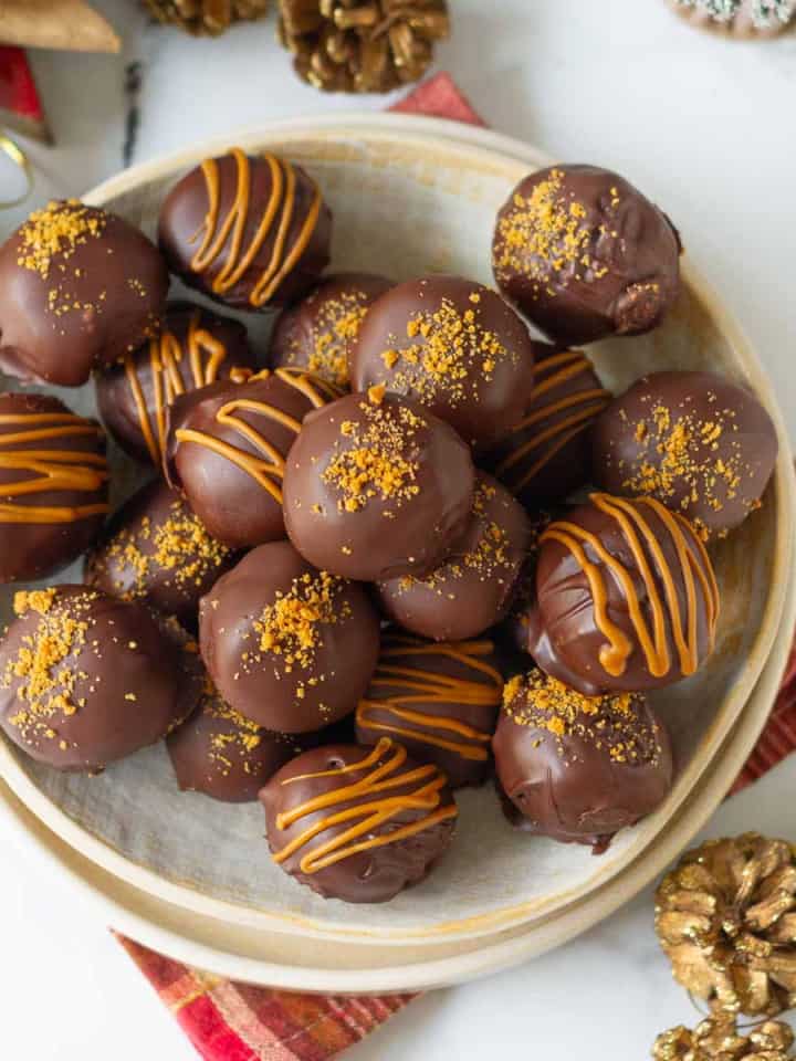 3 Ingredient Biscoff Truffles with Chocolate