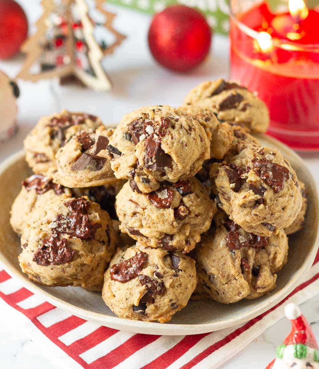 Easy Mint Chocolate Chip Cookies 