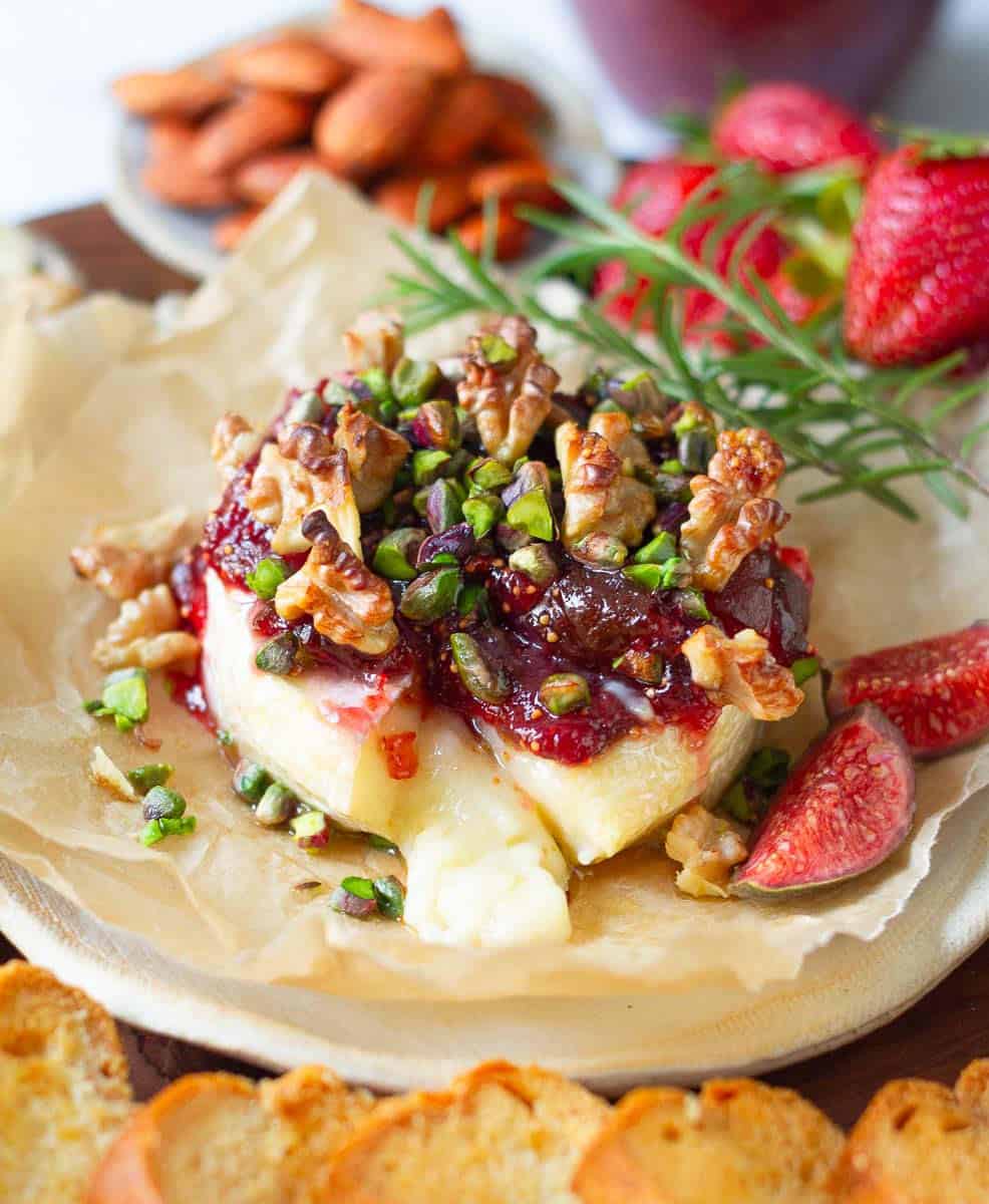 Easy Baked Brie with Fig Jam